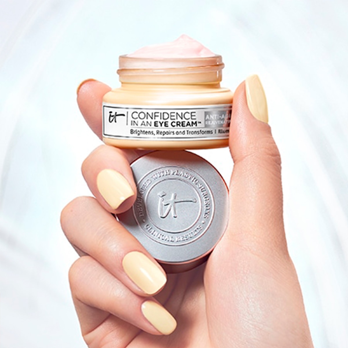 crema confidence in a cream de it cosmetics